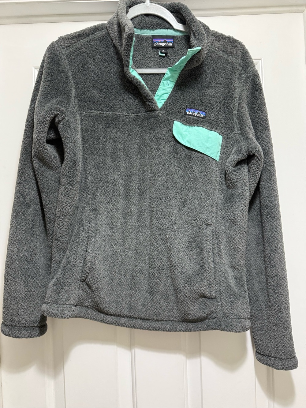 Patagonia Gray Fleece Pullover with Mint Accent